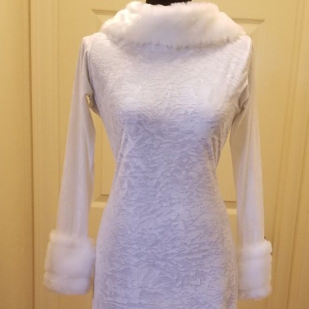 Faux Mink Backless Velvet Mermaid Wedding Gown - Picture 3 of 8